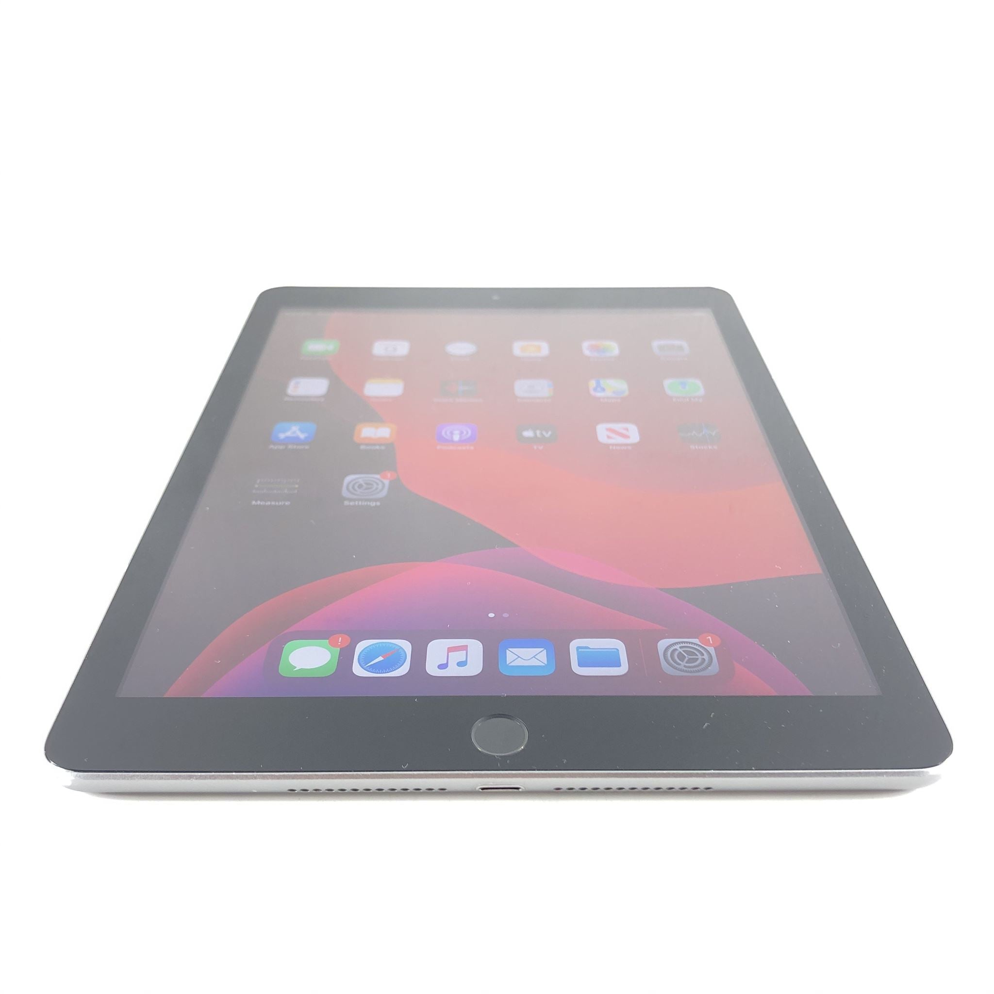 Apple iPad 5 5th Generation A1822 32GB Wi-Fi 9.7in - Space Gray