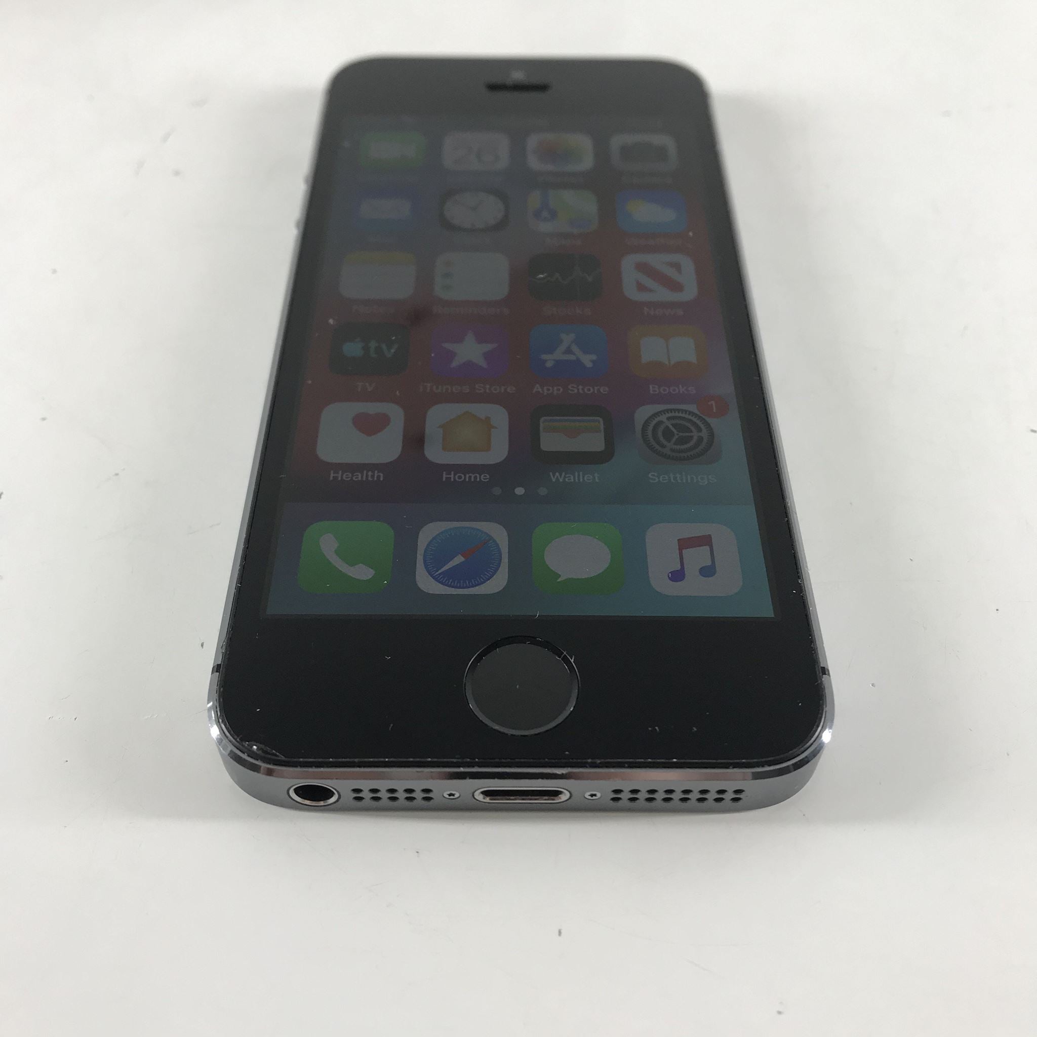Apple iPhone 5s - 16GB - Space Gray (Locked to Bell Mobility Canada) A1533