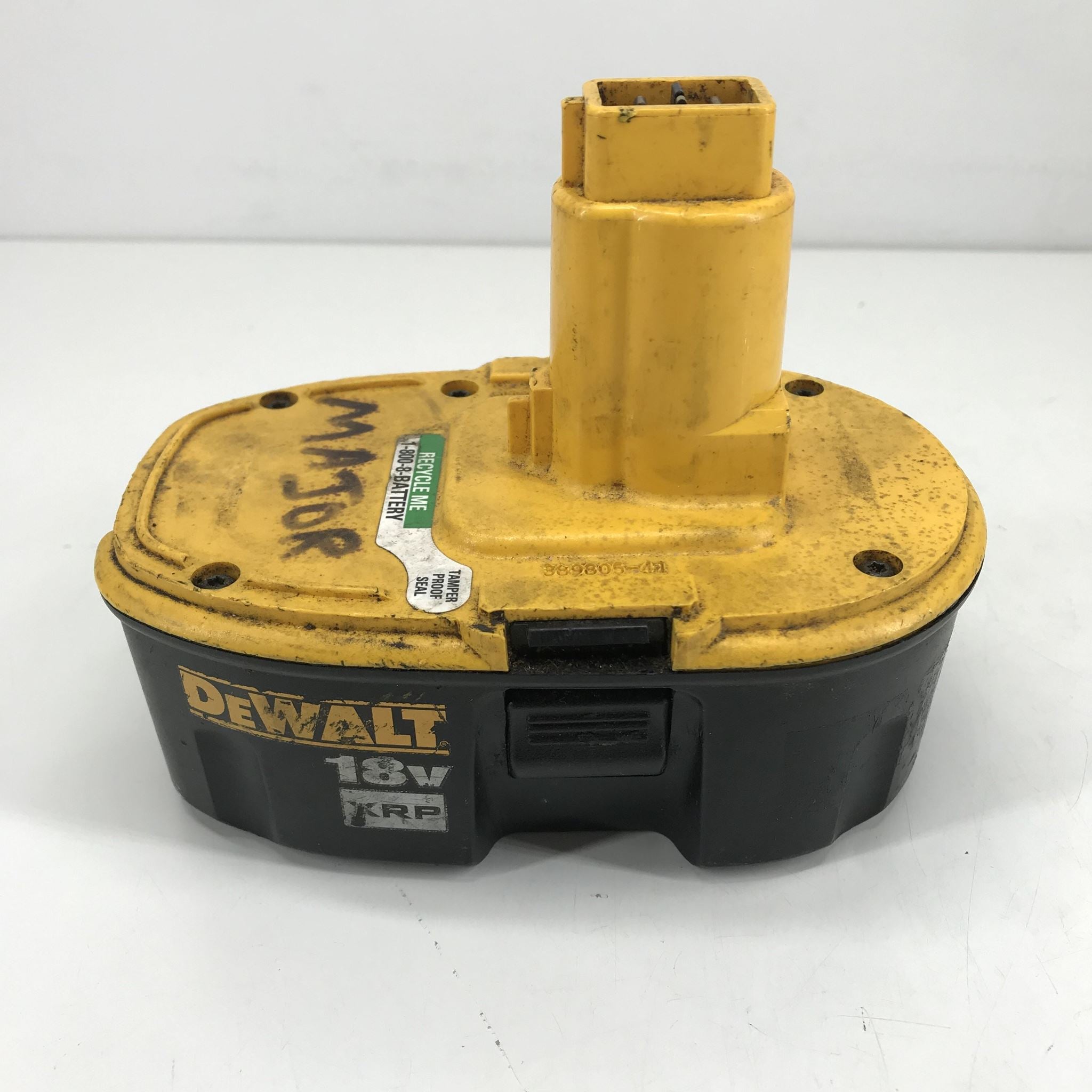 Genuine OEM DeWalt 18v XRP NiCd Rechargeable Battery DC9096 V2