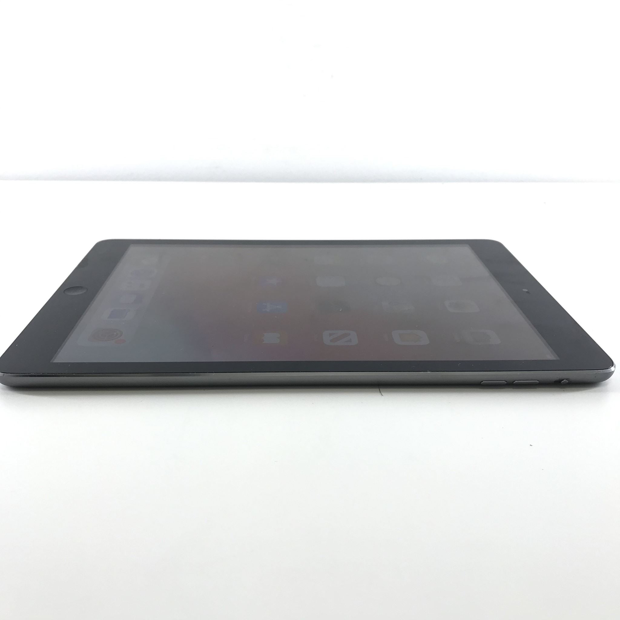 Apple iPad Air 1st Generation Tablet 64GB Wi-Fi 9.7in Space Gray A1474