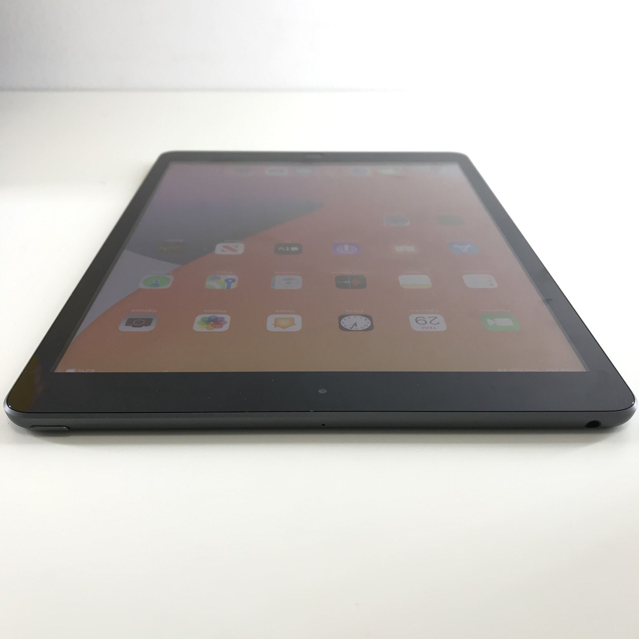 Apple iPad 9th Gen. 64GB A2602 Wi-Fi 10.2 in - Space Gray - Excellent Condition