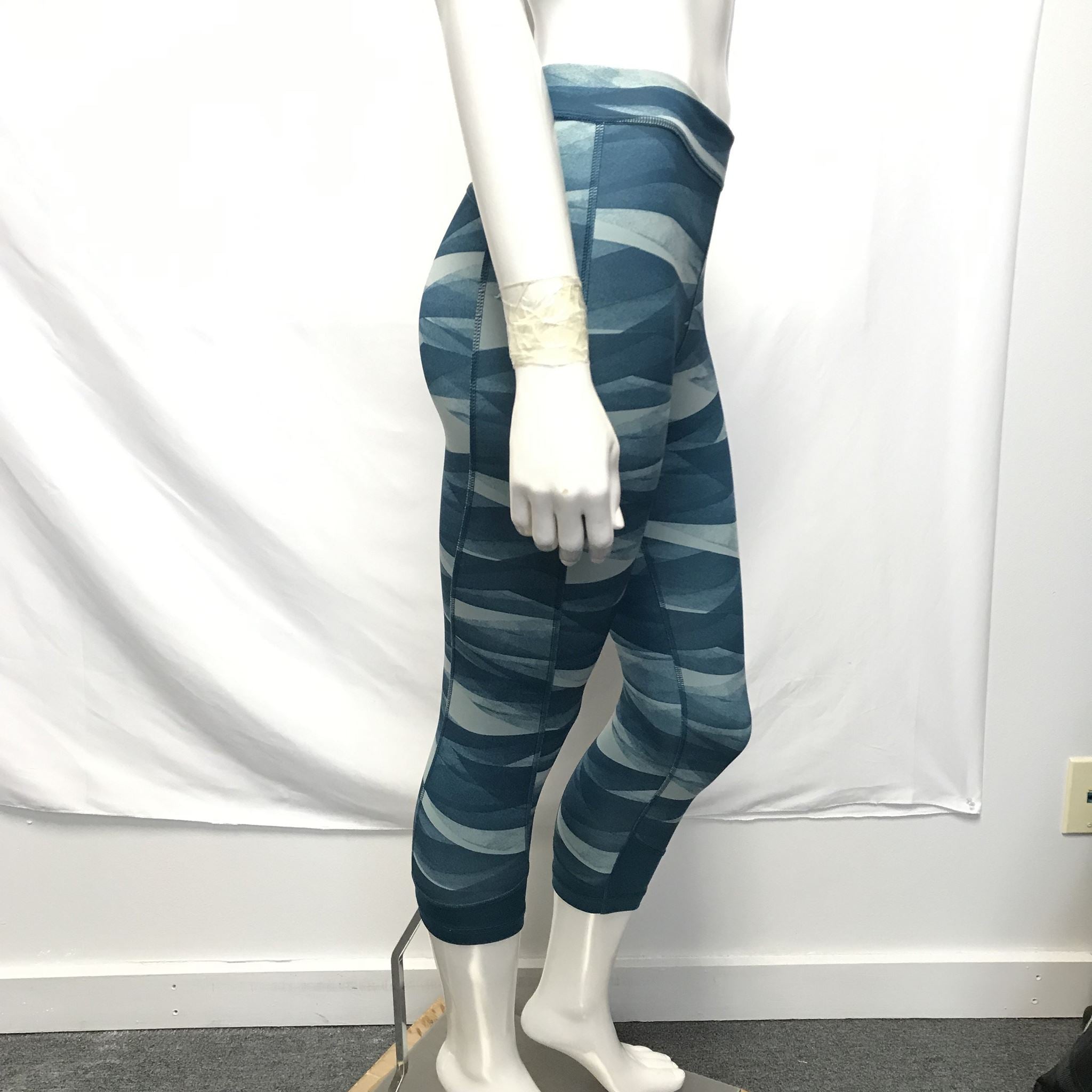 adidas Women's Crop Leggings Techfit Climalite Blue Pattern Sz S
