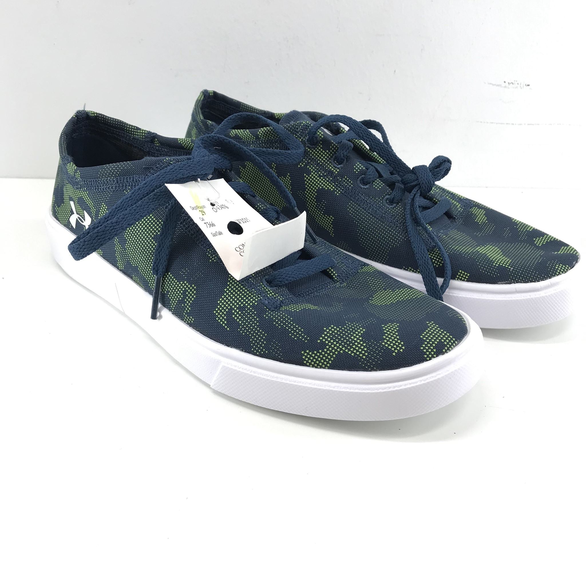 Under Armour UA Kickit2 Low Camo Sneakers Shoes Sz 5.5Y