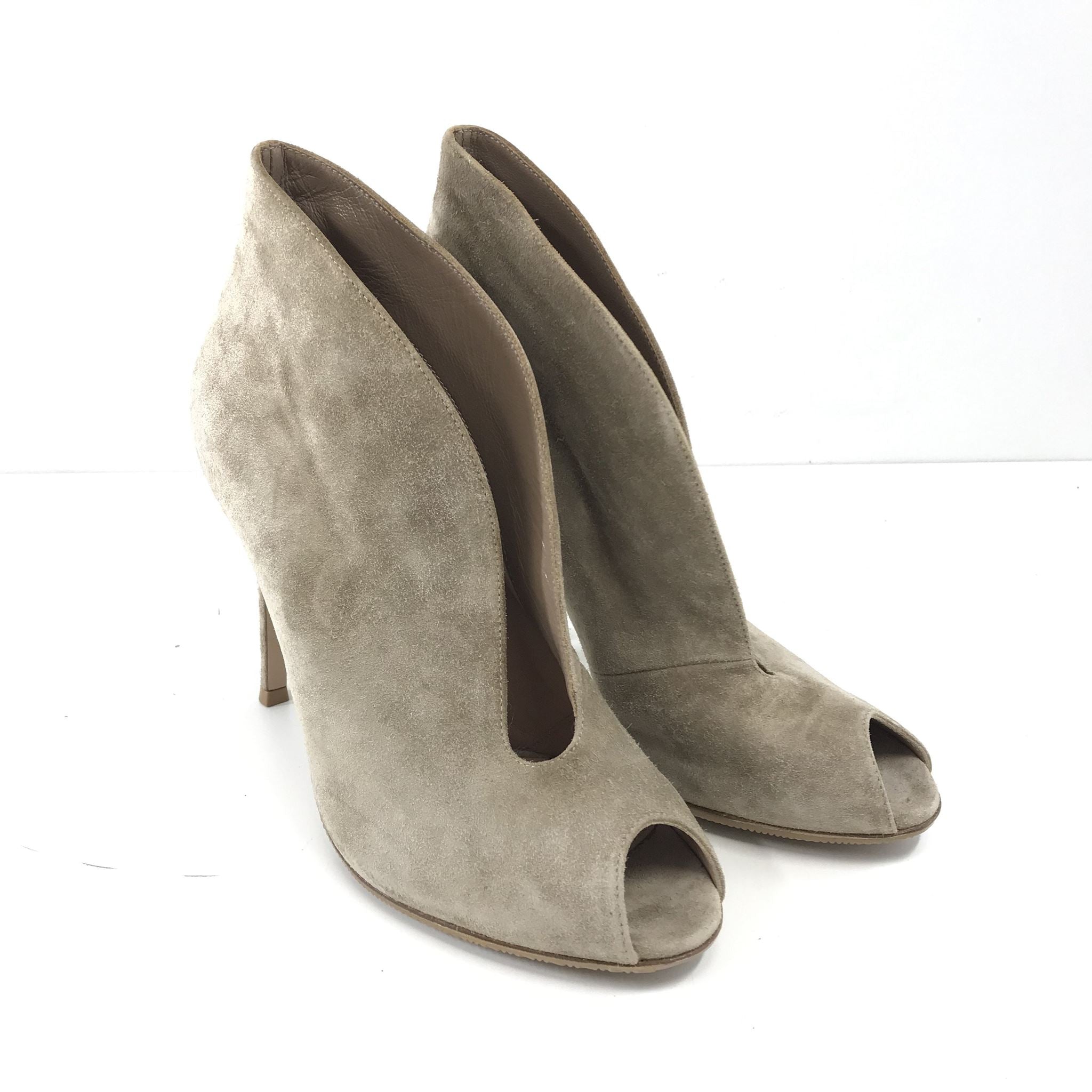 Gianvito Rossi VAMP Booties 100mm Beige Suede Heels Stilettos Taupe US Sz 6