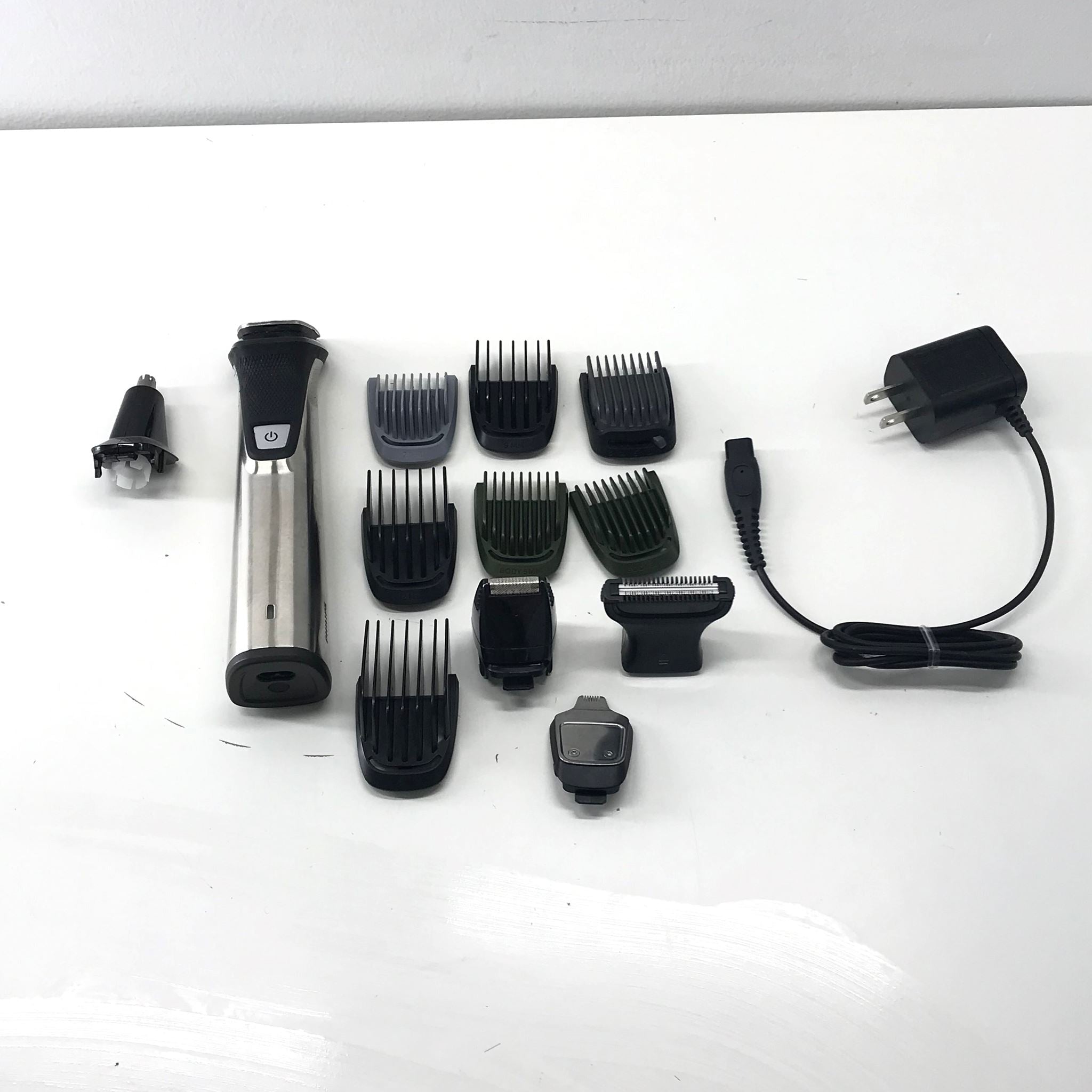 Philips Multigroom Series 7000 MG7745 14-in-1 Face And Body Trimmer