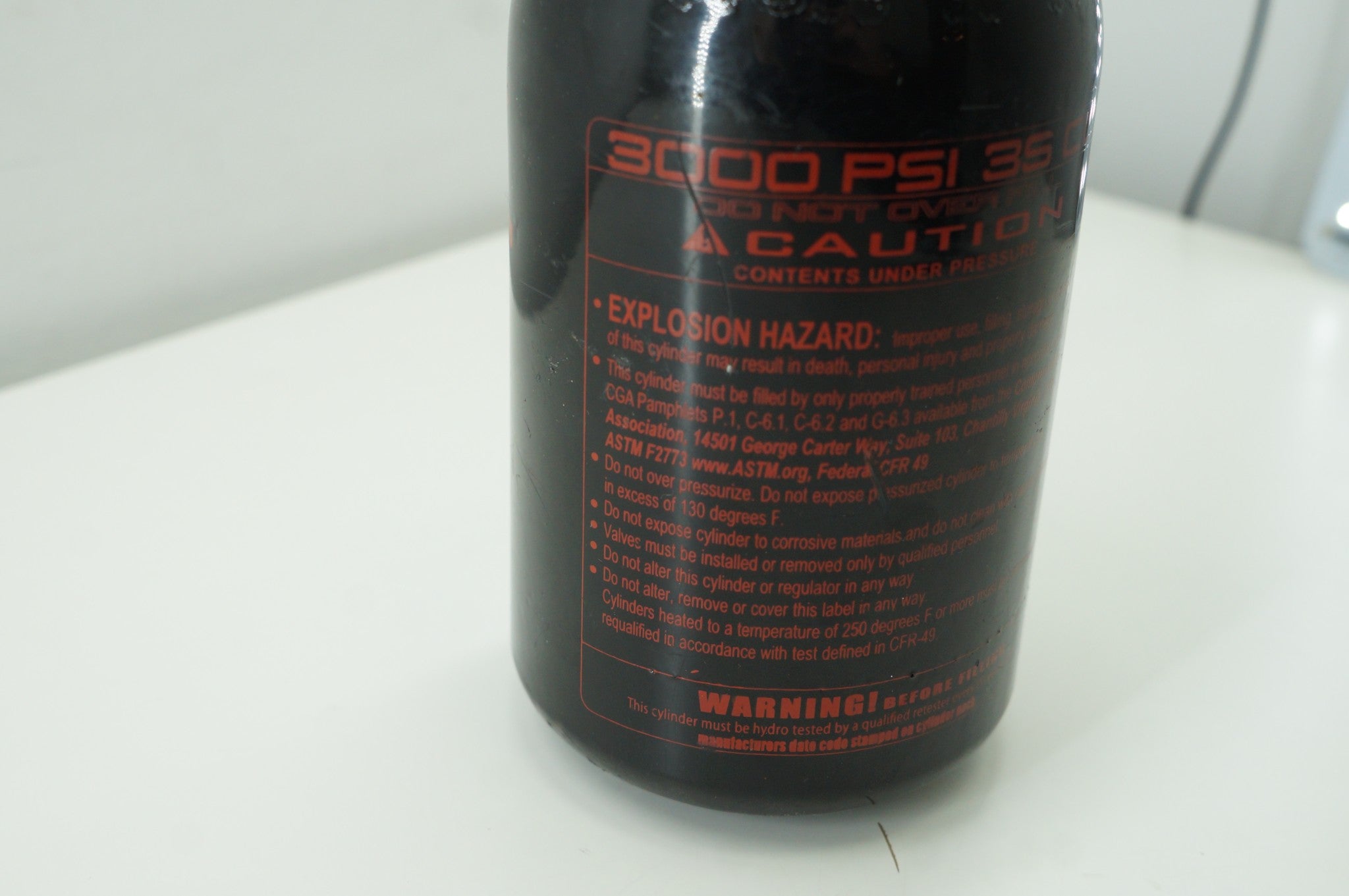 Ninja 3000 PSI 25 CU Gas Canister 04/16 With Pressure Indicator