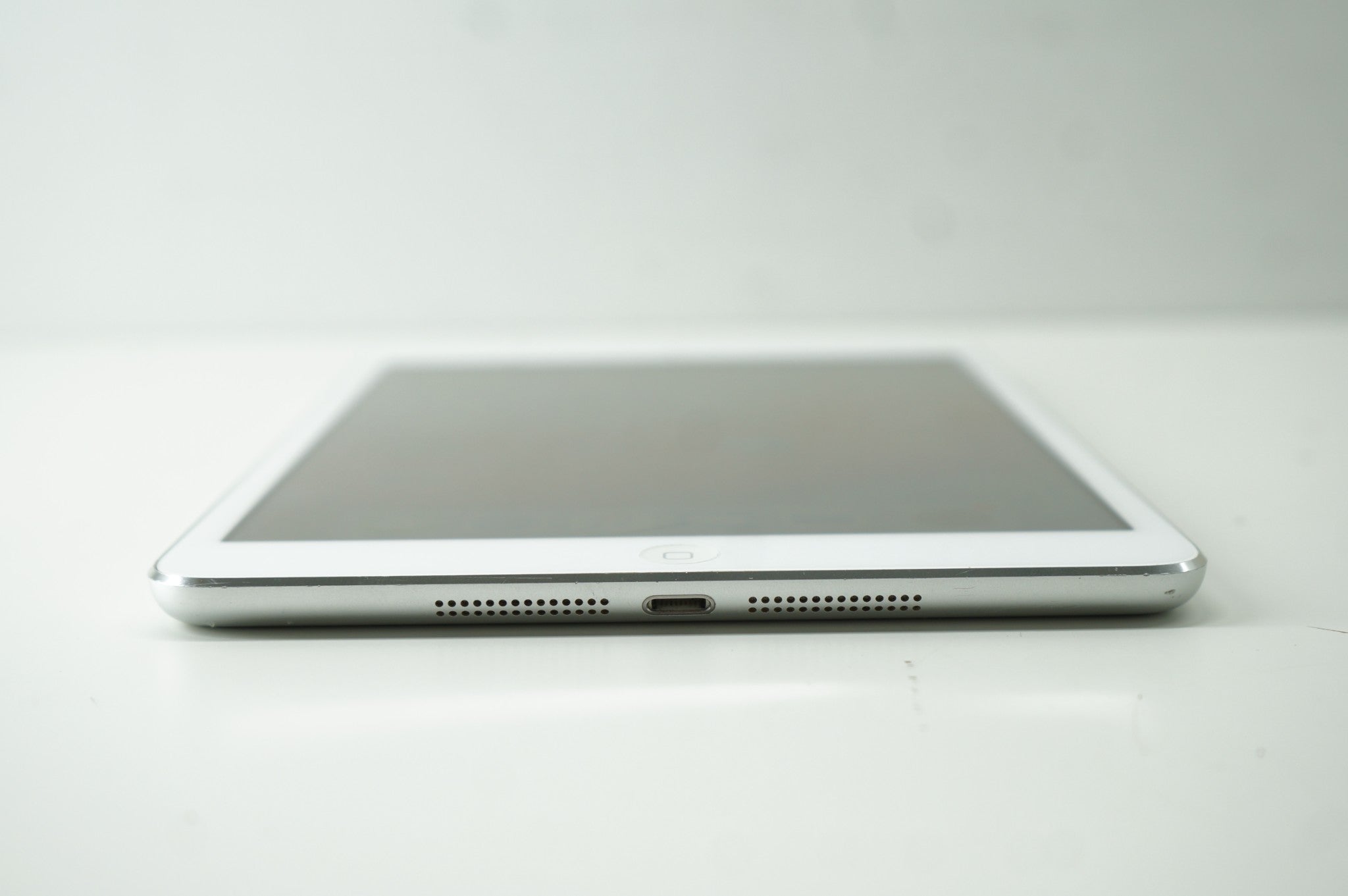 Apple iPad mini 2 32GB, Wi-Fi + Cellular (Unlocked), 7.9in - Silver (CA)