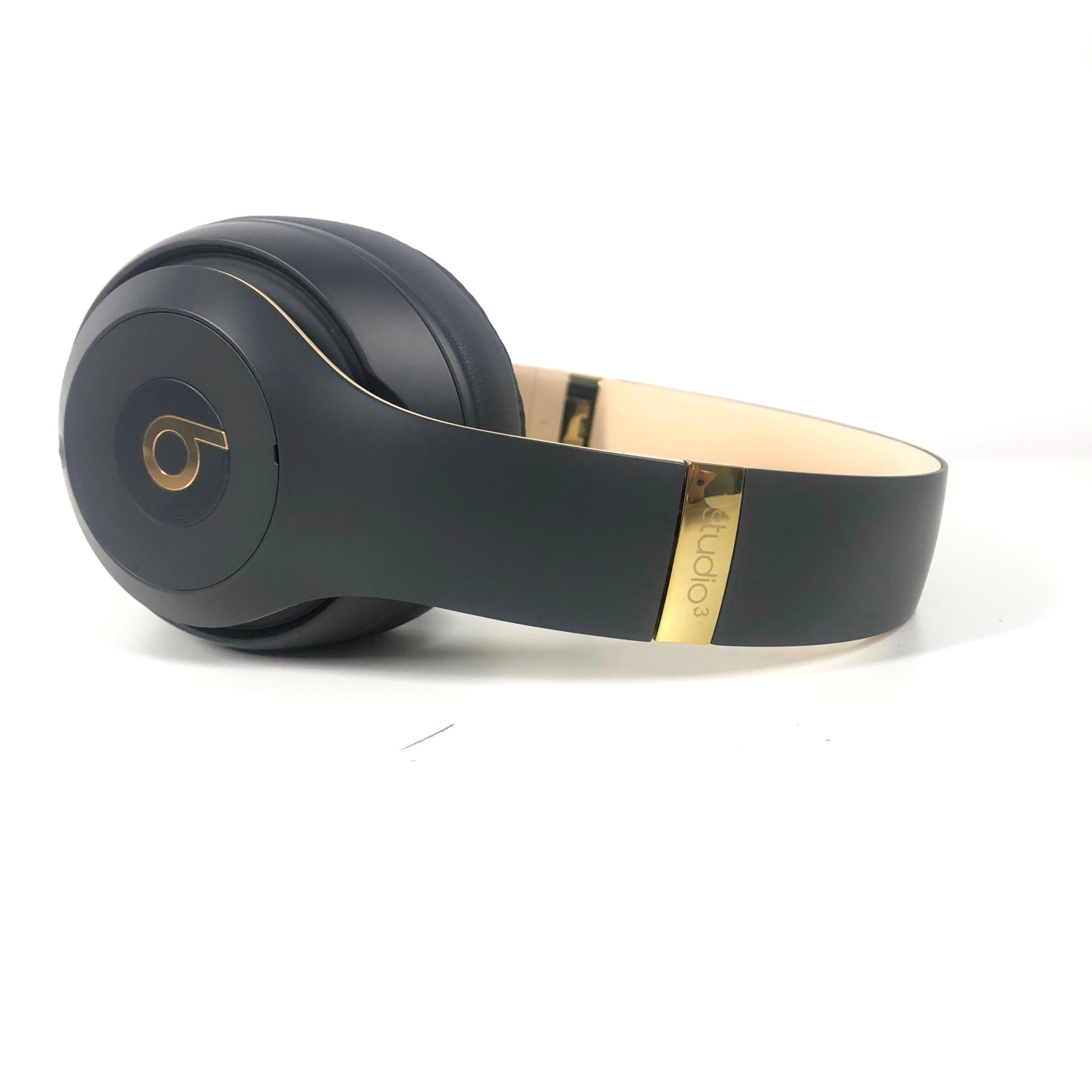 Beats by Dr. Dre Studio3 Wireless Headphones - Shadow Gray - Skyline Collection