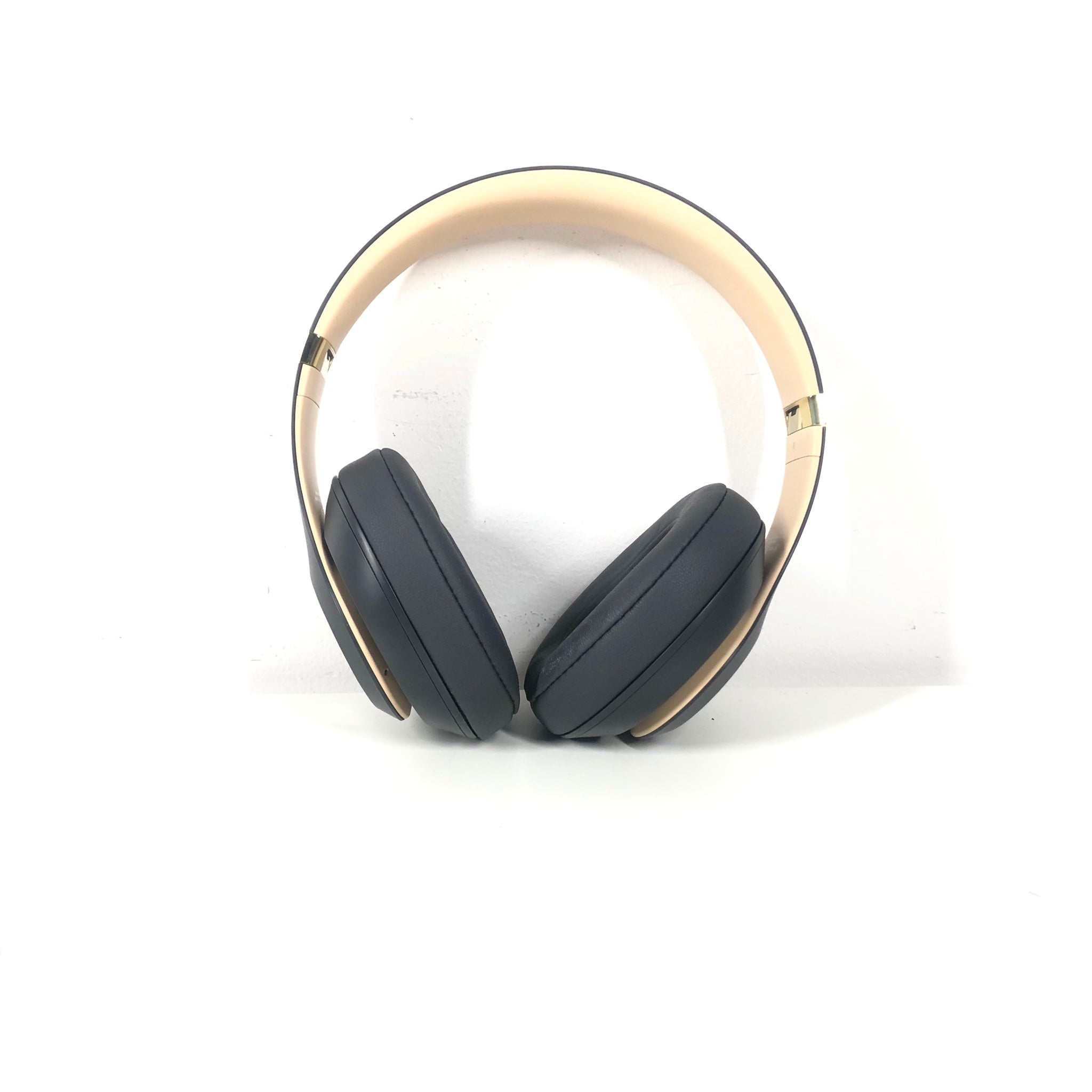 Beats by Dr. Dre Studio3 Wireless Headphones - Shadow Gray - Skyline Collection