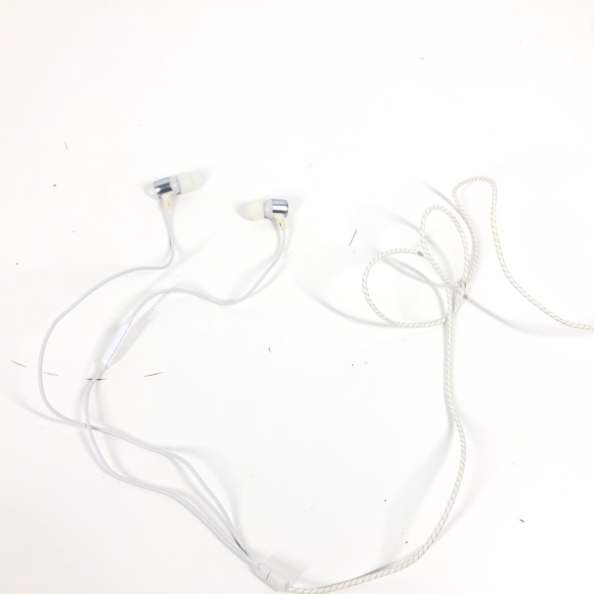 JBL Live 100 In-Ear Headphones with In-line Mic and Button and Case - White