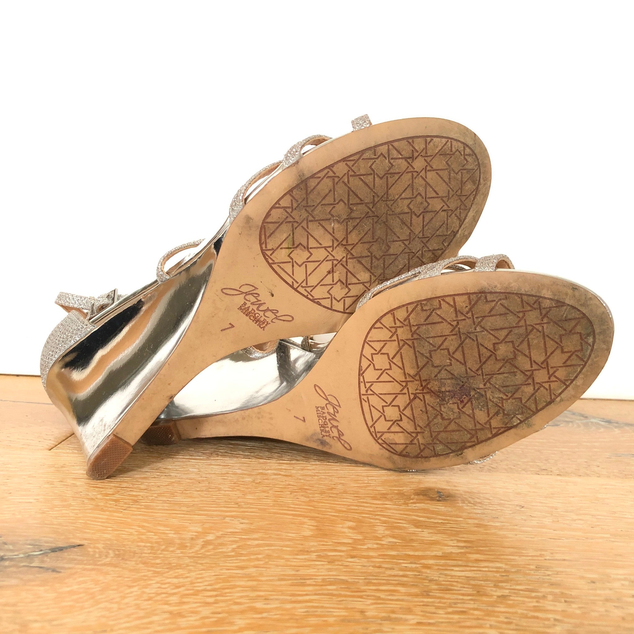 Jewel Badgley Mischka 'Hunt' Evening Bridal Glitter Wedge Sandals Silver Sz 7