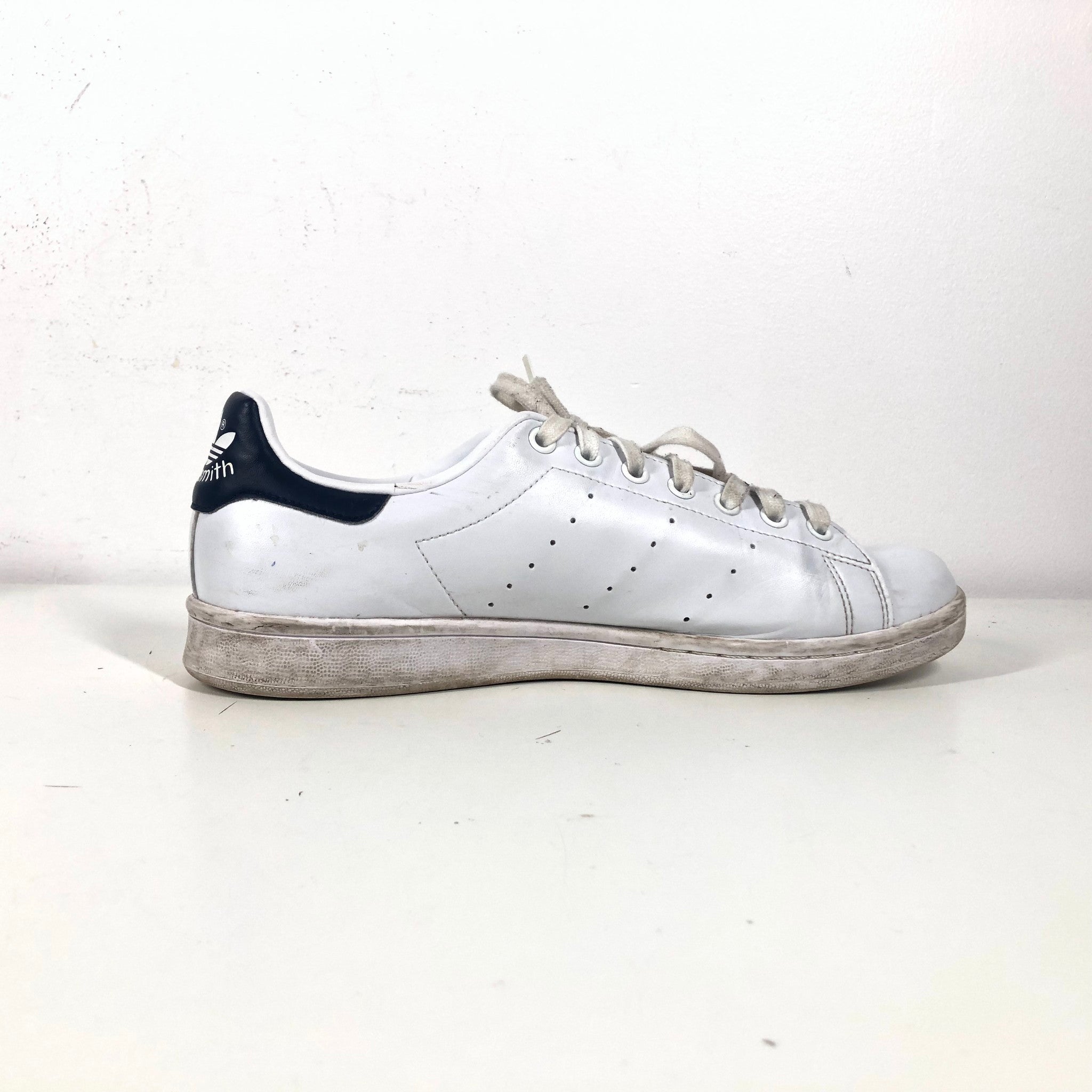 Adidas Originals Women's Stan Smith Sneakers Low White Navy Blue Size 10 Q47224