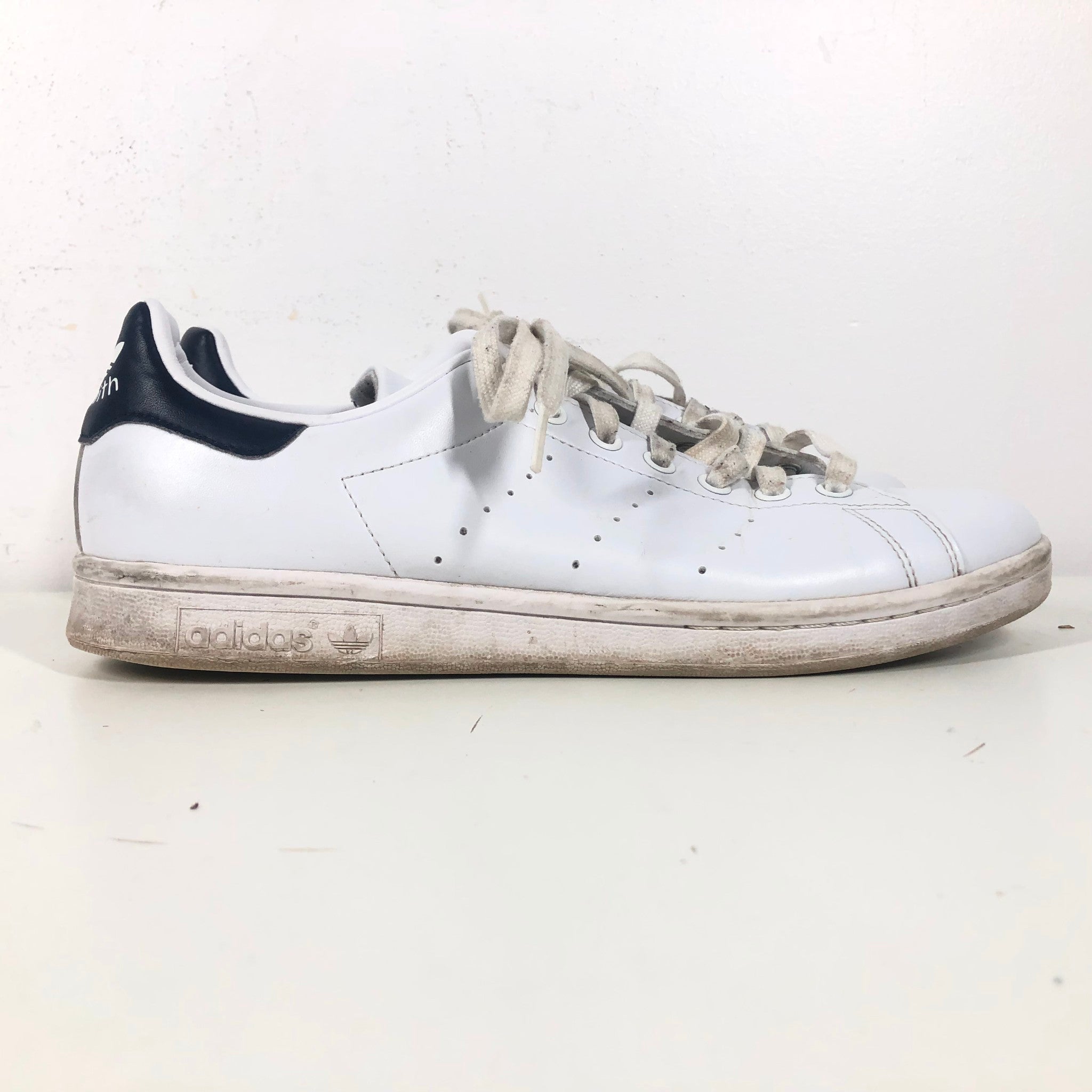 Adidas Originals Women's Stan Smith Sneakers Low White Navy Blue Size 10 Q47224
