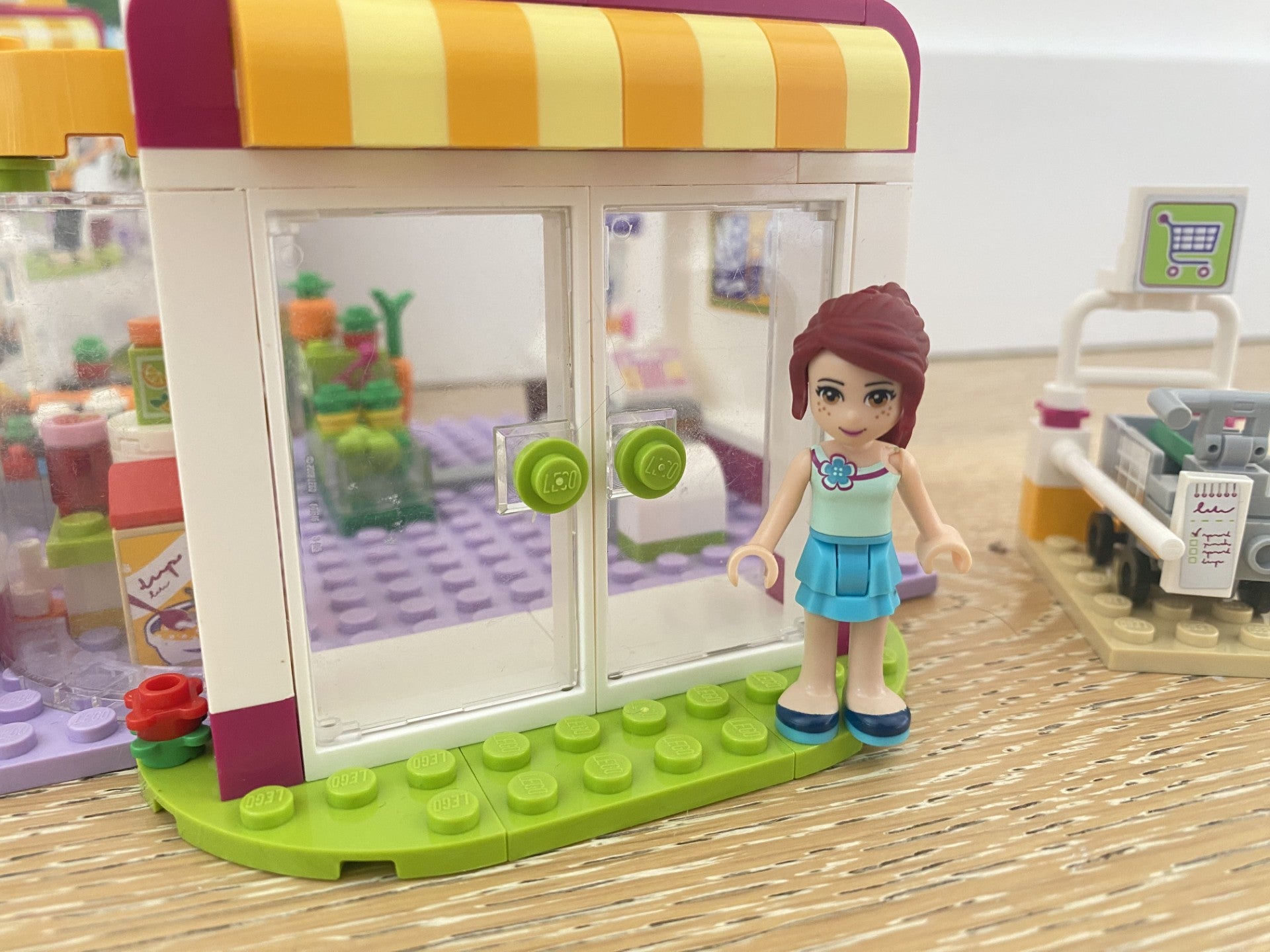 LEGO FRIENDS 41118 Heartlake Supermarket - Retired Complete w/ Manual